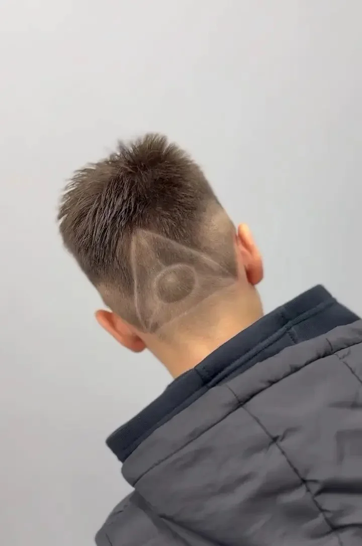 Natural men's haircut – The Next Level